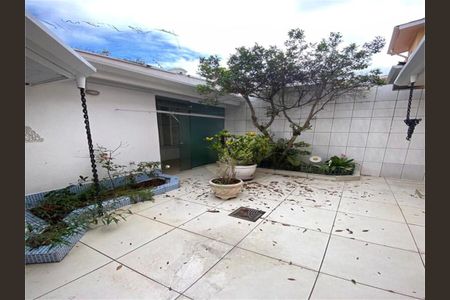 Casa à venda com 245m², 4 quartos e 3 vagas