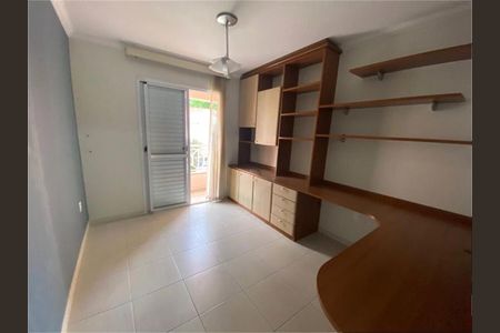 Casa à venda com 4 quartos, 245m² em Vila Carrão, São Paulo