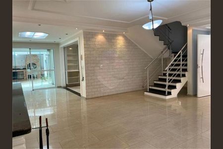 Casa à venda com 245m², 4 quartos e 3 vagas