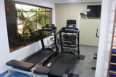 Apartamento à venda com 205m², 4 quartos e 3 vagasÁrea comum - Academia