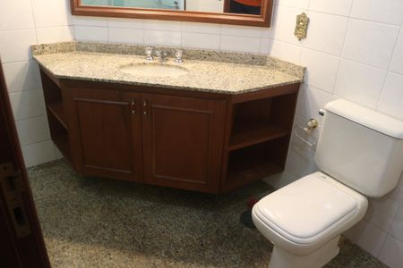 Apartamento à venda com 205m², 4 quartos e 3 vagasBanheiro