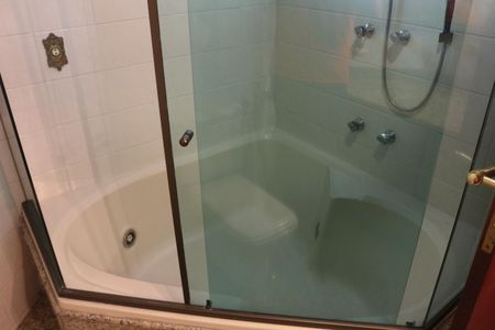 Apartamento à venda com 205m², 4 quartos e 3 vagasBanheiro da Suíte 2