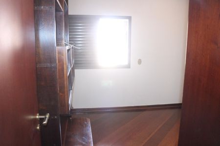 Apartamento à venda com 205m², 4 quartos e 3 vagasQuarto 1