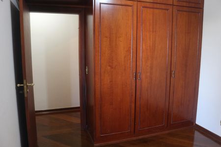 Apartamento à venda com 205m², 4 quartos e 3 vagasQuarto 2