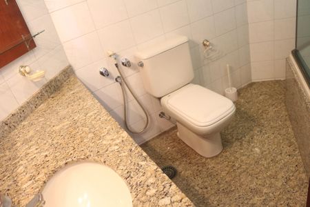 Apartamento à venda com 205m², 4 quartos e 3 vagasBanheiro da Suíte 2