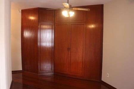 Apartamento à venda com 205m², 4 quartos e 3 vagasSuíte 2