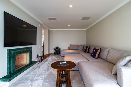 Apartamento à venda com 347m², 4 quartos e 5 vagas Apartamento à venda com 347m², 4 quartos e 5 vagasSala de TV