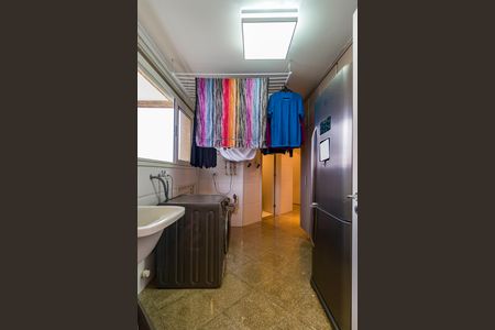 Apartamento à venda com 347m², 4 quartos e 5 vagas Apartamento à venda com 347m², 4 quartos e 5 vagasÁrea de Serviço