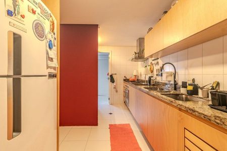 Cozinha de casa de condomínio para alugar com 3 quartos, 324m² em Três Figueiras, Porto Alegre