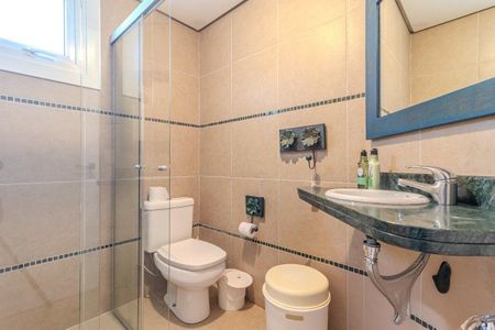 Casa de condomínio para alugar com 324m², 3 quartos e 3 vagasBanheiro 2