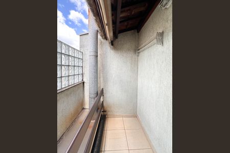 Casa de condomínio à venda com 90m², 3 quartos e 2 vagasSacada do Quarto 3