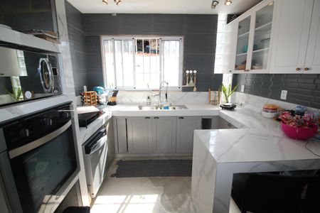 Casa para alugar com 100m², 3 quartos e 2 vagasCozinha