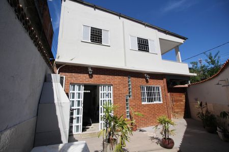 Casa para alugar com 100m², 3 quartos e 2 vagasFachada Interna