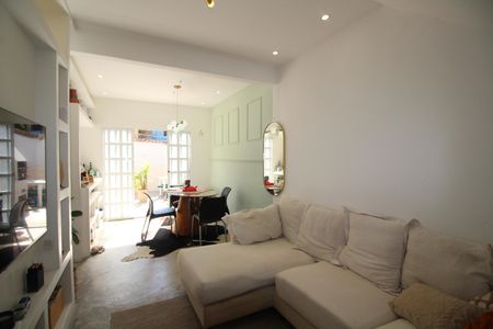 Casa para alugar com 100m², 3 quartos e 2 vagasSala