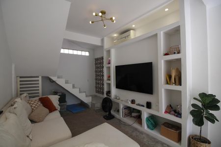 Sala de casa para alugar com 3 quartos, 100m² em Taquara, Rio de Janeiro