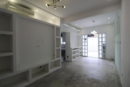 Sala de casa para alugar com 3 quartos, 120m² em Taquara, Rio de Janeiro