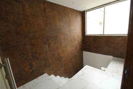 Corredor de casa para alugar com 3 quartos, 120m² em Taquara, Rio de Janeiro
