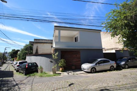 Casa para alugar com 100m², 3 quartos e 2 vagasFachada 