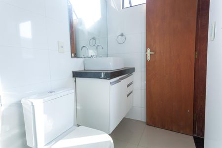 Casa de condomínio à venda com 490m², 4 quartos e 6 vagasBanheiro suite