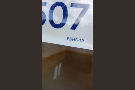 Casa de condomínio à venda com 490m², 4 quartos e 6 vagasPlaquinha