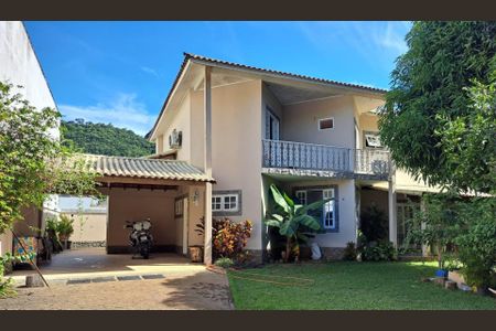 Casa à venda com 428m², 4 quartos e 4 vagas