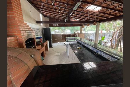 Casa à venda com 428m², 4 quartos e 4 vagas