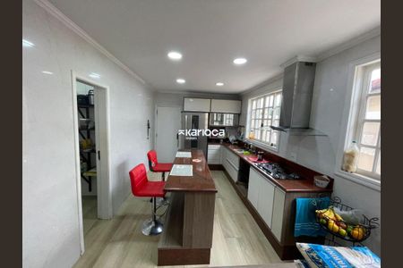 Casa à venda com 428m², 4 quartos e 4 vagas