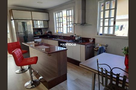 Casa à venda com 428m², 4 quartos e 4 vagas