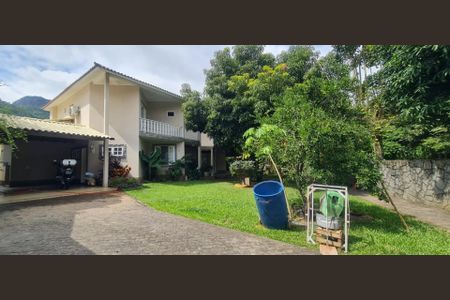 Casa à venda com 428m², 4 quartos e 4 vagas