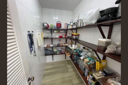 Casa à venda com 428m², 4 quartos e 4 vagas