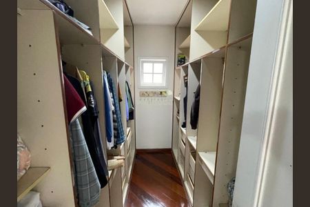 Casa à venda com 428m², 4 quartos e 4 vagas