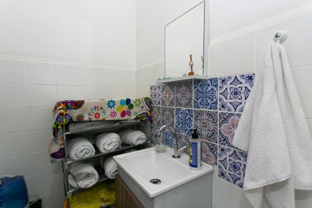 Casa à venda com 300m², 3 quartos e 1 vagaBanheiro 2