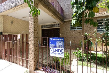 Casa à venda com 300m², 3 quartos e 1 vagaFachada