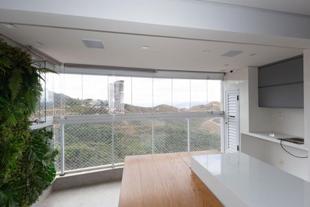 Apartamento à venda com 86m², 3 quartos e 2 vagasVaranda