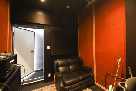 Casa à venda com 215m², 3 quartos e 4 vagas