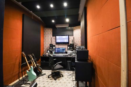 Casa à venda com 215m², 3 quartos e 4 vagas