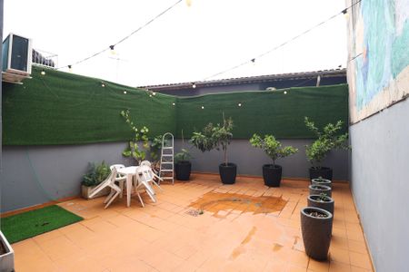 Casa à venda com 215m², 3 quartos e 4 vagas