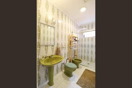 Casa à venda com 215m², 3 quartos e 4 vagas