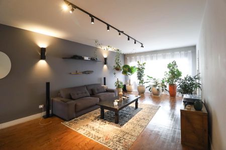 Casa à venda com 215m², 3 quartos e 4 vagas