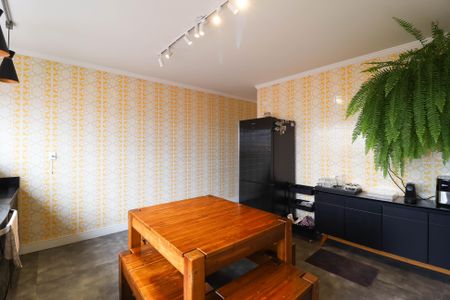 Casa à venda com 215m², 3 quartos e 4 vagas