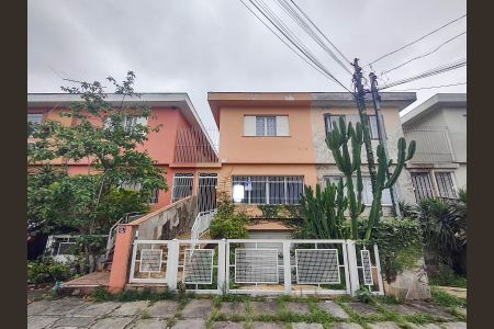 Casa à venda com 215m², 3 quartos e 4 vagas