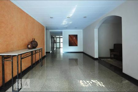 Apartamento para alugar com 100m², 3 quartos e 2 vagas Apartamento para alugar com 100m², 3 quartos e 2 vagasHall social