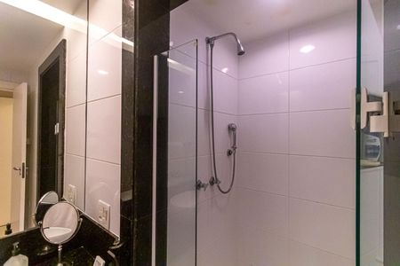 Apartamento à venda com 156m², 3 quartos e 2 vagas Apartamento à venda com 156m², 3 quartos e 2 vagasBanheiro 02