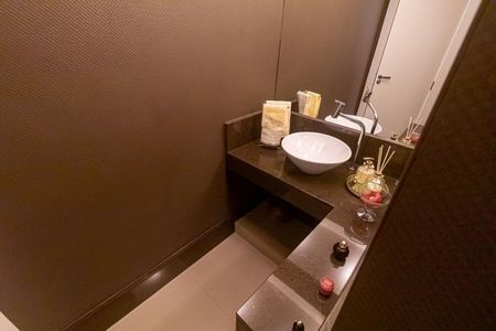 Lavabo de apartamento à venda com 3 quartos, 156m² em Copacabana, Rio de Janeiro