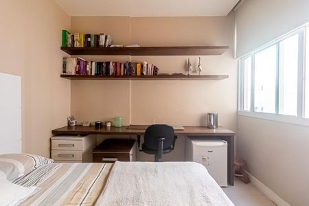 Apartamento à venda com 156m², 3 quartos e 2 vagas Apartamento à venda com 156m², 3 quartos e 2 vagasQuarto 02