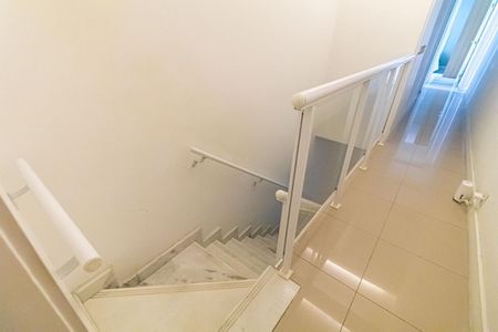 Apartamento à venda com 156m², 3 quartos e 2 vagas Apartamento à venda com 156m², 3 quartos e 2 vagasEscada