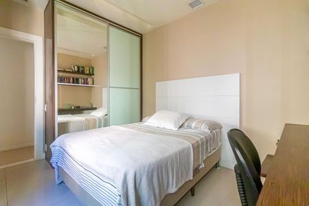 Apartamento à venda com 156m², 3 quartos e 2 vagas Apartamento à venda com 156m², 3 quartos e 2 vagasQuarto 02