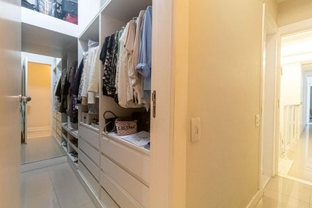 Apartamento à venda com 156m², 3 quartos e 2 vagas Apartamento à venda com 156m², 3 quartos e 2 vagasQuarto 01