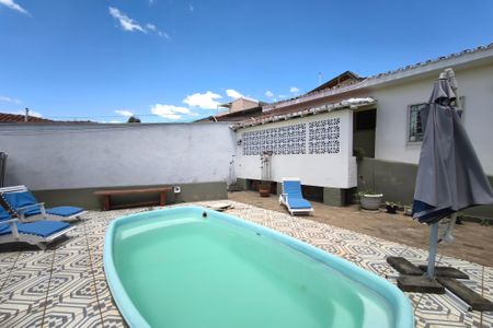 Casa à venda com 470m², 3 quartos e 4 vagasQuintal - Piscina