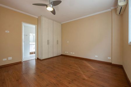 Apartamento à venda com 200m², 4 quartos e 2 vagasSuíte